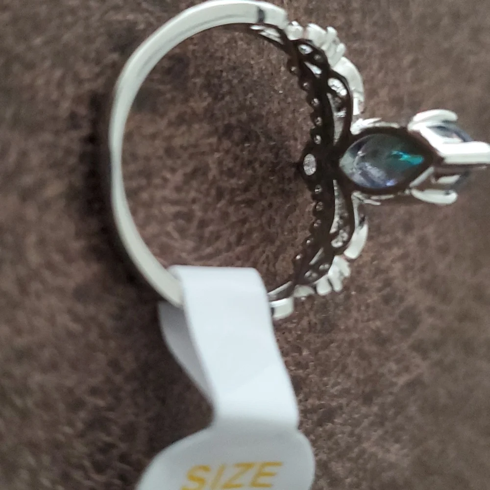 Ladies size 7 ring - Picture 4 of 4